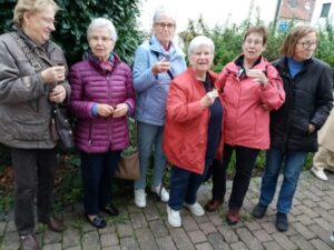 Nach der Andacht wurde zu einer Verkostung von selbtgemachten Likören eingeladen.